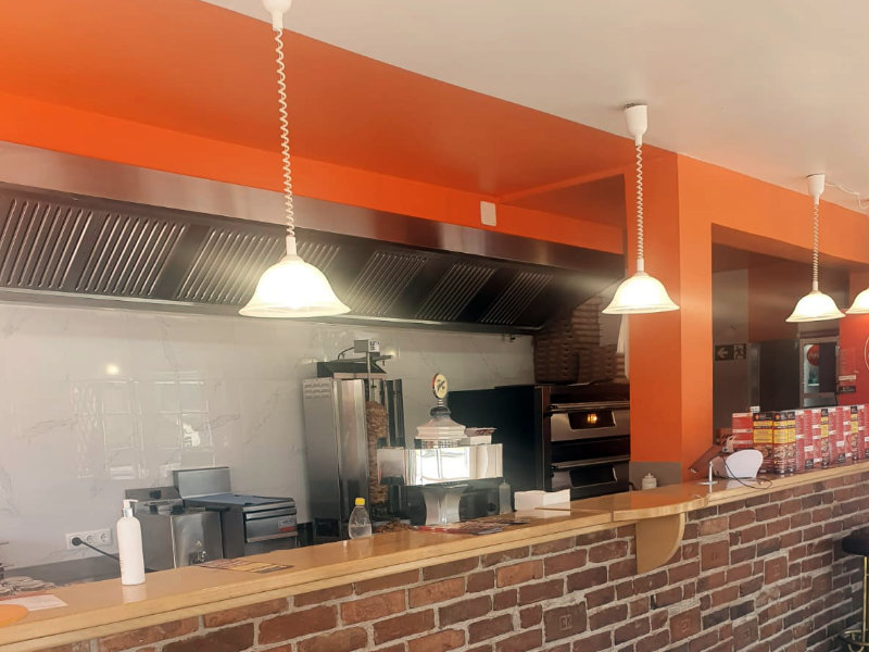 Frischer Kebap vom Drehspieß bei izzi Kebap und Pizza in Langenlois